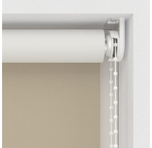 Rullgardin med kedjedrag i en fönsterkarm