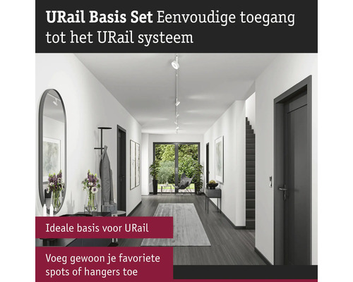 Urail bas-set i en hall med Urail-system för belysning.