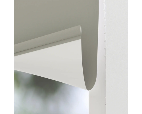 Rullgardin vid fönster för ljusreglering