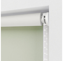 Rullgardin med kedjedrag på fönstret