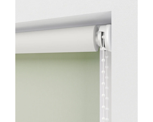 Rullgardin med kedjedrag på fönstret