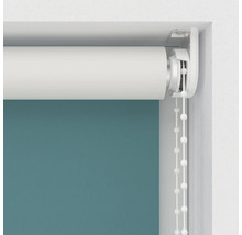 Rullgardin med kedjedrag i fönsternischen