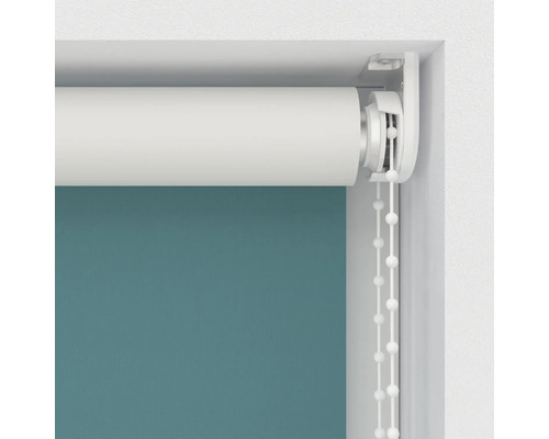 Rullgardin med kedjedrag i fönsternischen