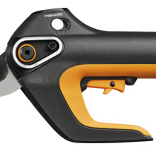 Detaljvy av en sekatör från Fiskars