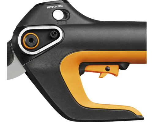 Detaljvy av en sekatör från Fiskars