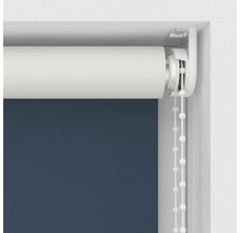 Detaljvy av en rullgardin med kedjedrag för fönsterdekoration