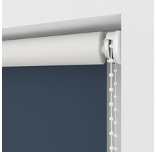 Rullgardin med manöverkedja i stängt läge