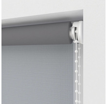 Grå rullgardin med kedjedrag för fönsterdekoration