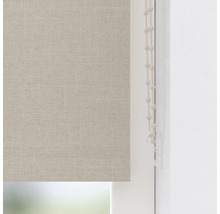 Textilrullgardin vid fönstret med kedjedrag