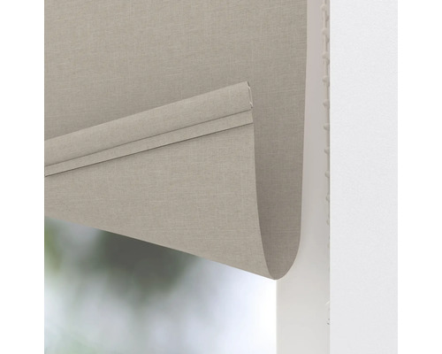 Rullgardin i textil för fönster, upprullad