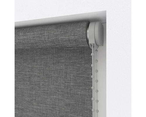 Grå rullgardin med kedjedrag för fönsterdekoration och solskydd