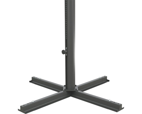 Parasollfot av metall med fyrfotsbas