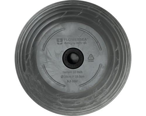 Blomkruka av plast med en diameter på 26 cm och en volym på 6,3 liter