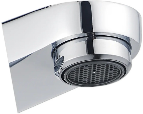 Närbild av en vattenkranpip med perlator