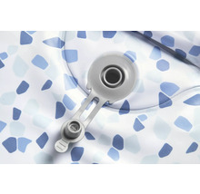 Detalj av en uppblåsbar pool med grå ventil