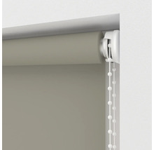 Detalj av en rullgardin med dragsko för fönsterdekoration