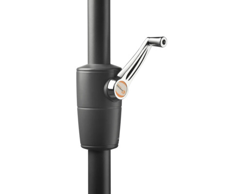 Detaljer av ett parasollstativ med vev och Schneider logotyp