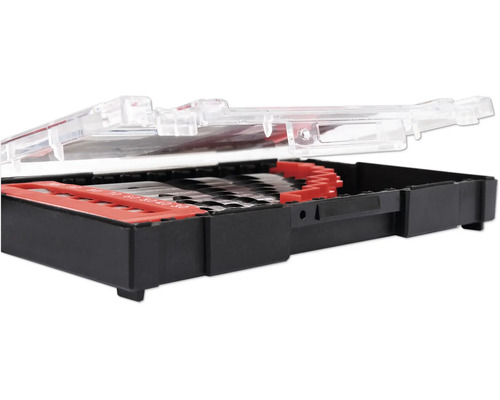 Borrsats med olika borrar i en svart plastlåda med transparent lock.