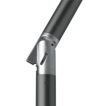 Detaljvy av ett parasollfäste med lutningsfunktion