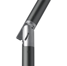 Detaljvy av en parasollstång med lutningsmekanism