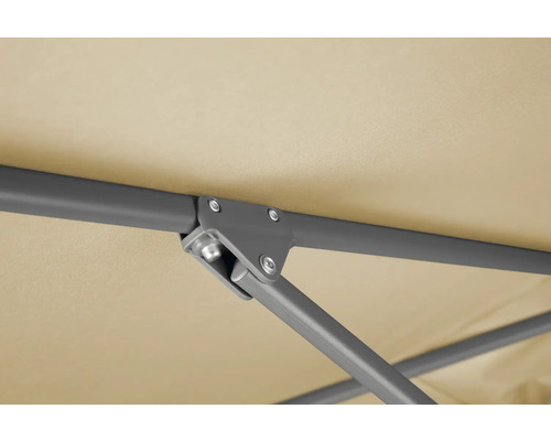 Detaljvy av en paviljong med metallram och tygtak