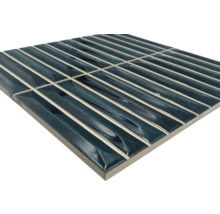 Mosaikplatta med avlånga, smala element