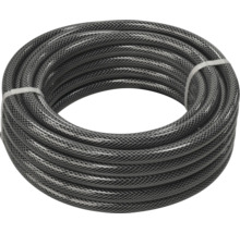 Upprullad vattenslang av plast