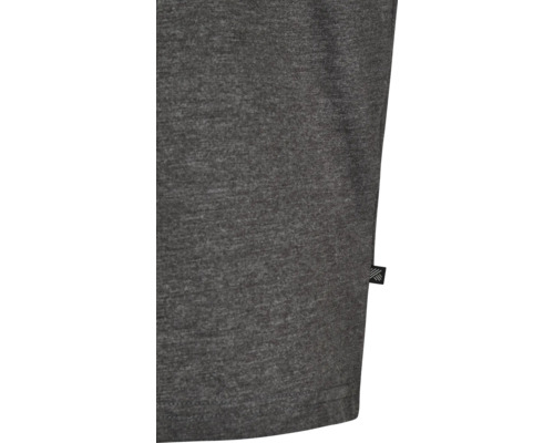 Detalj av en grå T-shirt