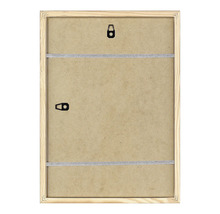 Baksidan av en träfotoram med upphängningsanordning