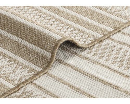 Detaljvy av en randig matta