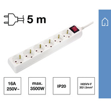 Vit grenuttag med fem uttag, strömbrytare och en fem meter lång kabel.