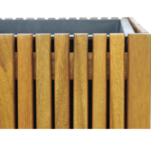 Blomlåda i trä med ribbmönster