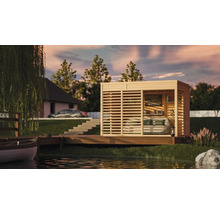 Trädgårdshus i trä med horisontella lameller på en träplattform vid sjön