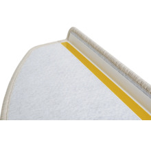 Detalj av trappsteg med tejp för fastsättning