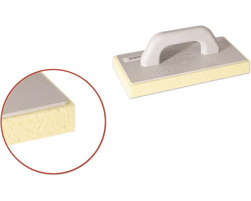 Svampbräda med handtag och måtten 28x14 centimeter.