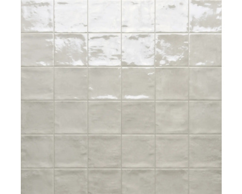 Kakelmönster med kvadratiska keramiska plattor