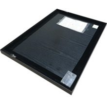 Baksida av en fotoram med hängare