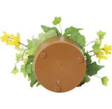 Blomkruka med konstgjorda blommor underifrån