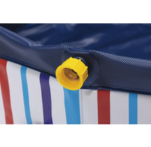 Detaljvy av en plaskdamm med avloppssystem