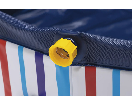 Detaljvy av en plaskdamm med avloppssystem