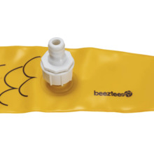 Beetztees logotyp på gul produkt