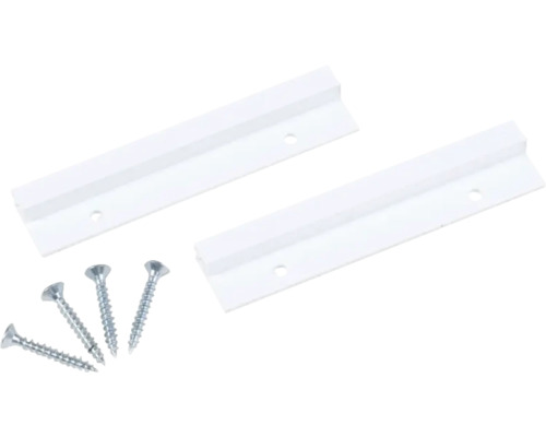 Två vita styrskenor i plast med fyra skruvar