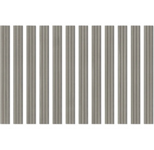 Väggpanel med vertikala ribbor i trädekor.