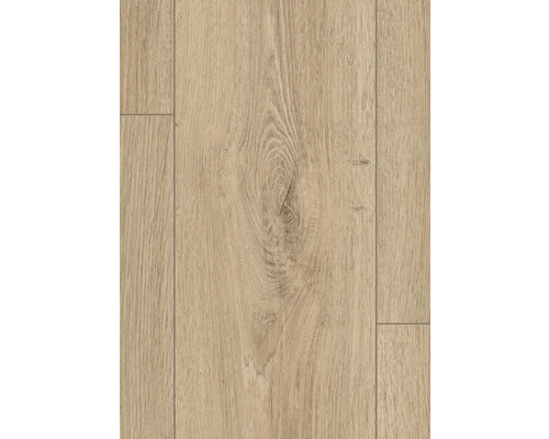 Laminatgolv i eklook med plankstruktur, synlig ådring och V-fog.