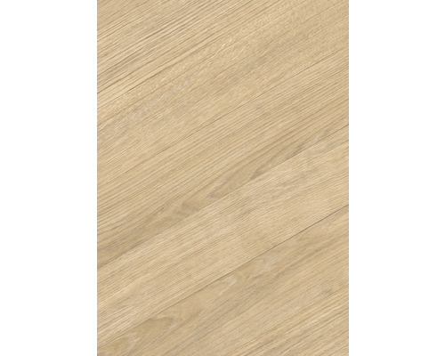 Laminatgolv eller vinylgolv med naturlig ekträmönstring.