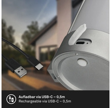 Närbild av en produkt med USB-C-port och en noll komma fem meter lång USB-laddningskabel.