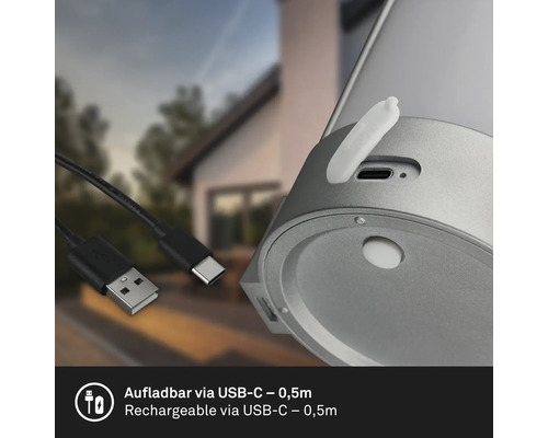 Närbild av en produkt med USB-C-port och en noll komma fem meter lång USB-laddningskabel.