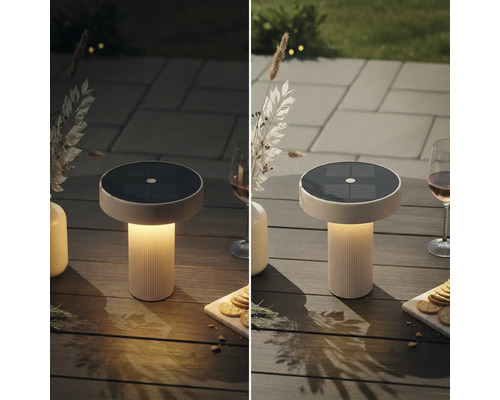 Modern solcellsdriven bordslampa med räfflad bas på ett trädgårdsbord, jämförelse i dagsljus och i skymning med varmt ljus.