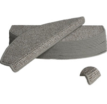 Set med trappstegsmattor av öglad lugg, halvrund form med vinkelkant för trappsteg.