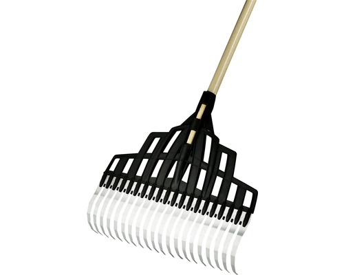 Kratta med träskaft och metallpinnar